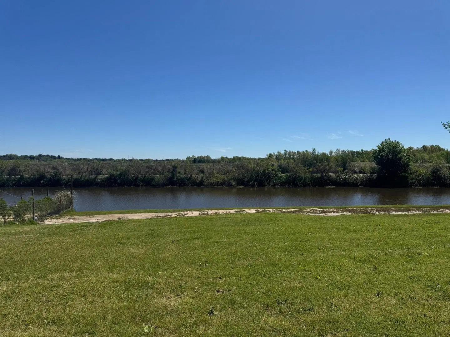 OPORTUNIDAD venta de lote al RIO en Naudir etapa 2 3