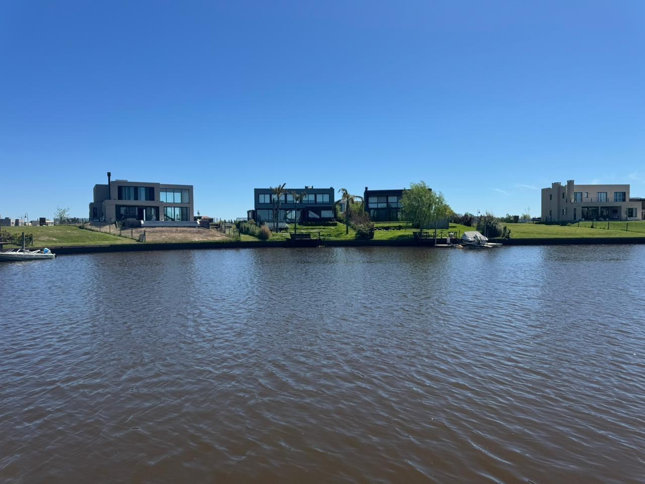 Venta de lote al RIO con amarra en Naudir etapa 2