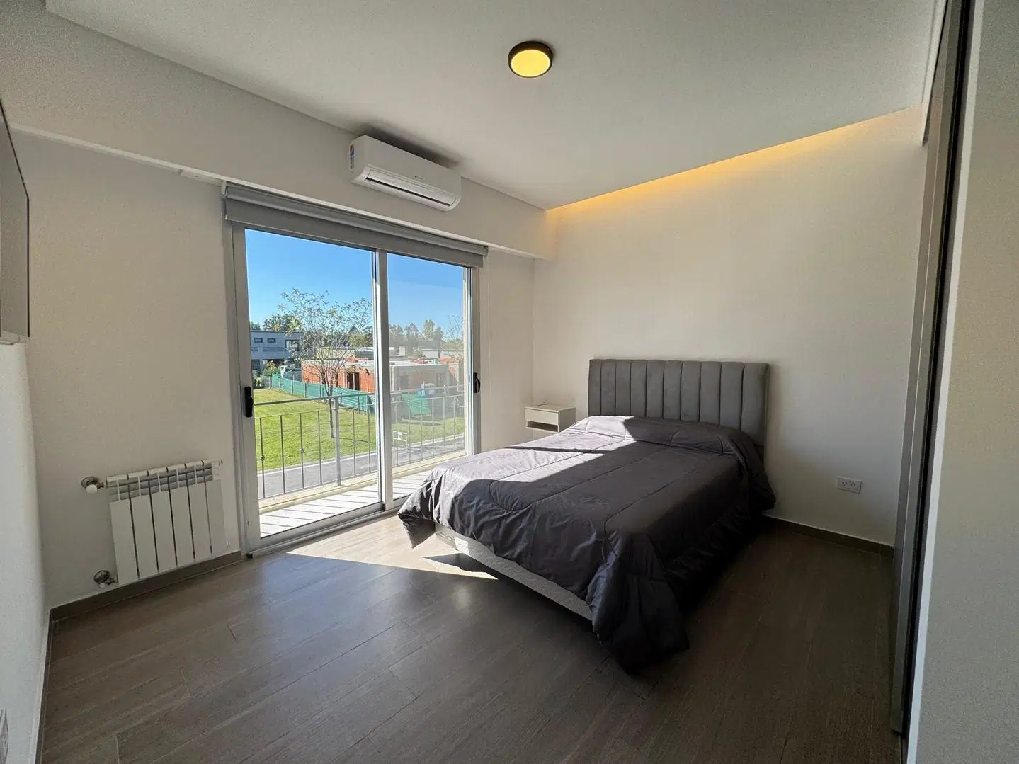 Casa en dos plantas con pileta en lote de 800m2 - PILAR DEL ESTE 3