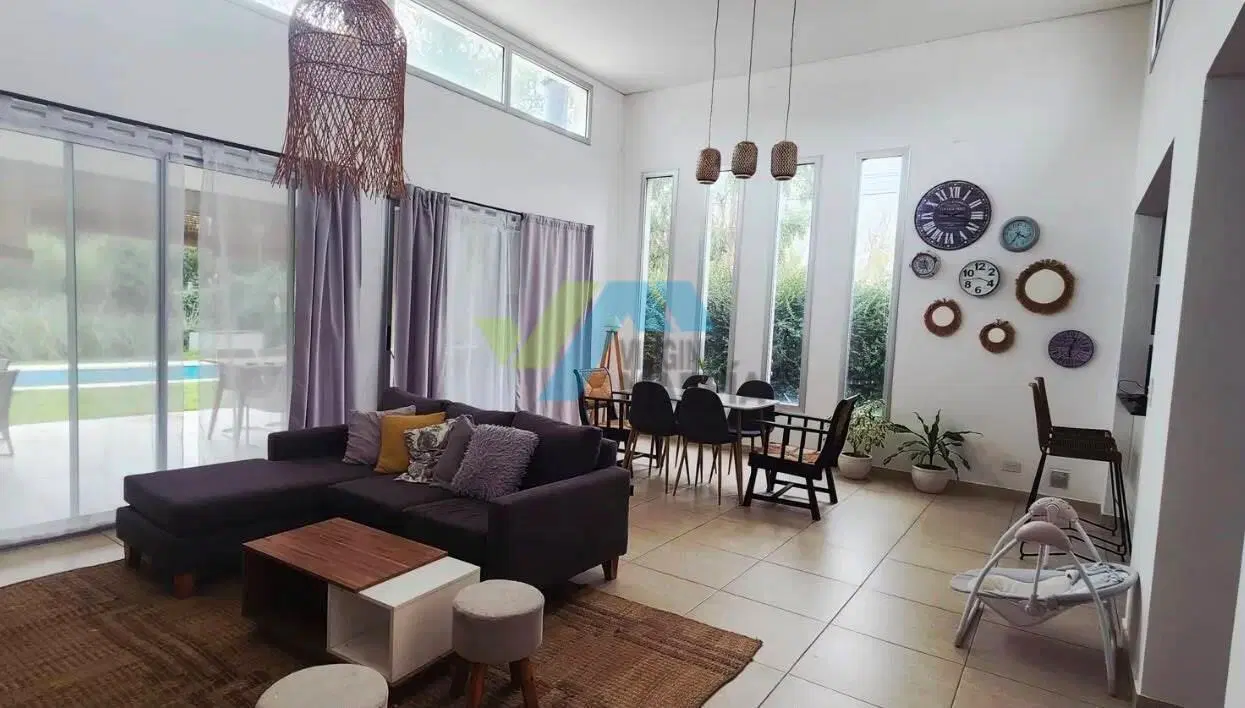 Venta de casa con pileta - SANTA EMILIA Pilar del Este 4