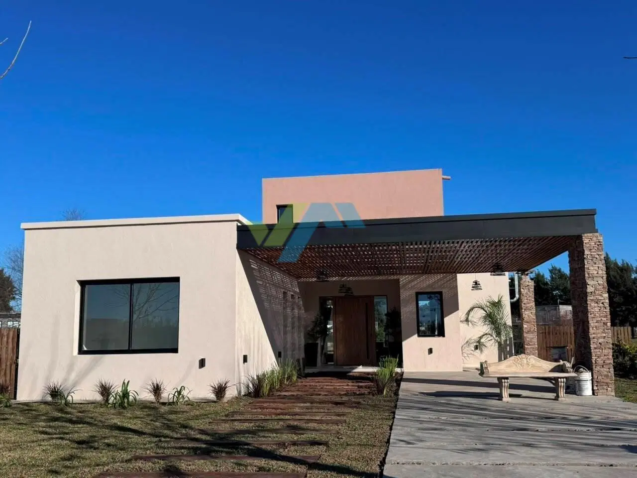 Venta de casa a la laguna en CAZAL 3