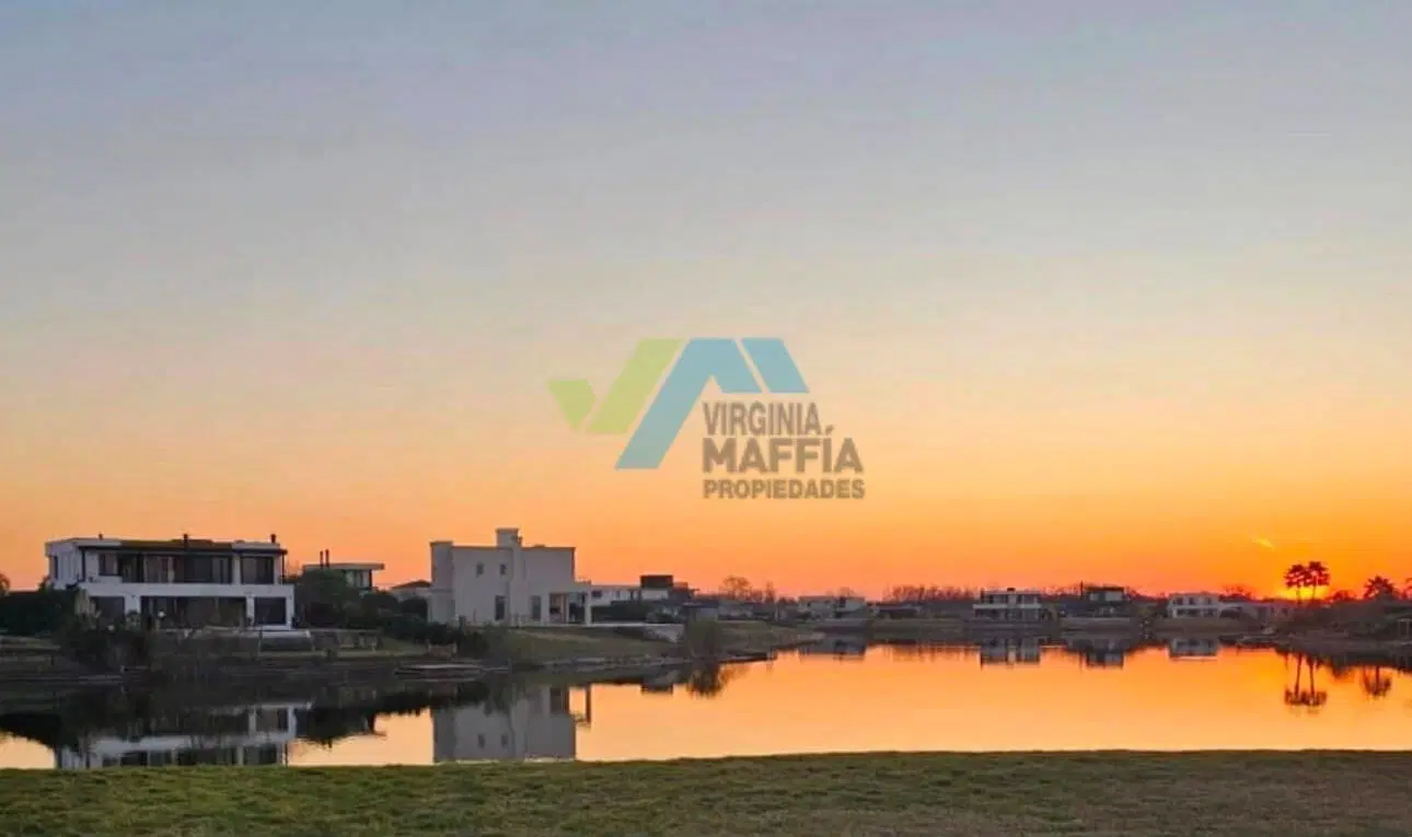 Lote a la laguna de 1173 m2 en San Sebastian area 10 1