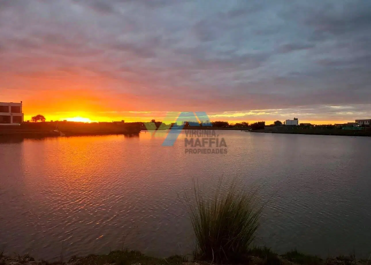 Lote a la laguna de 1173 m2 en San Sebastian area 10 5