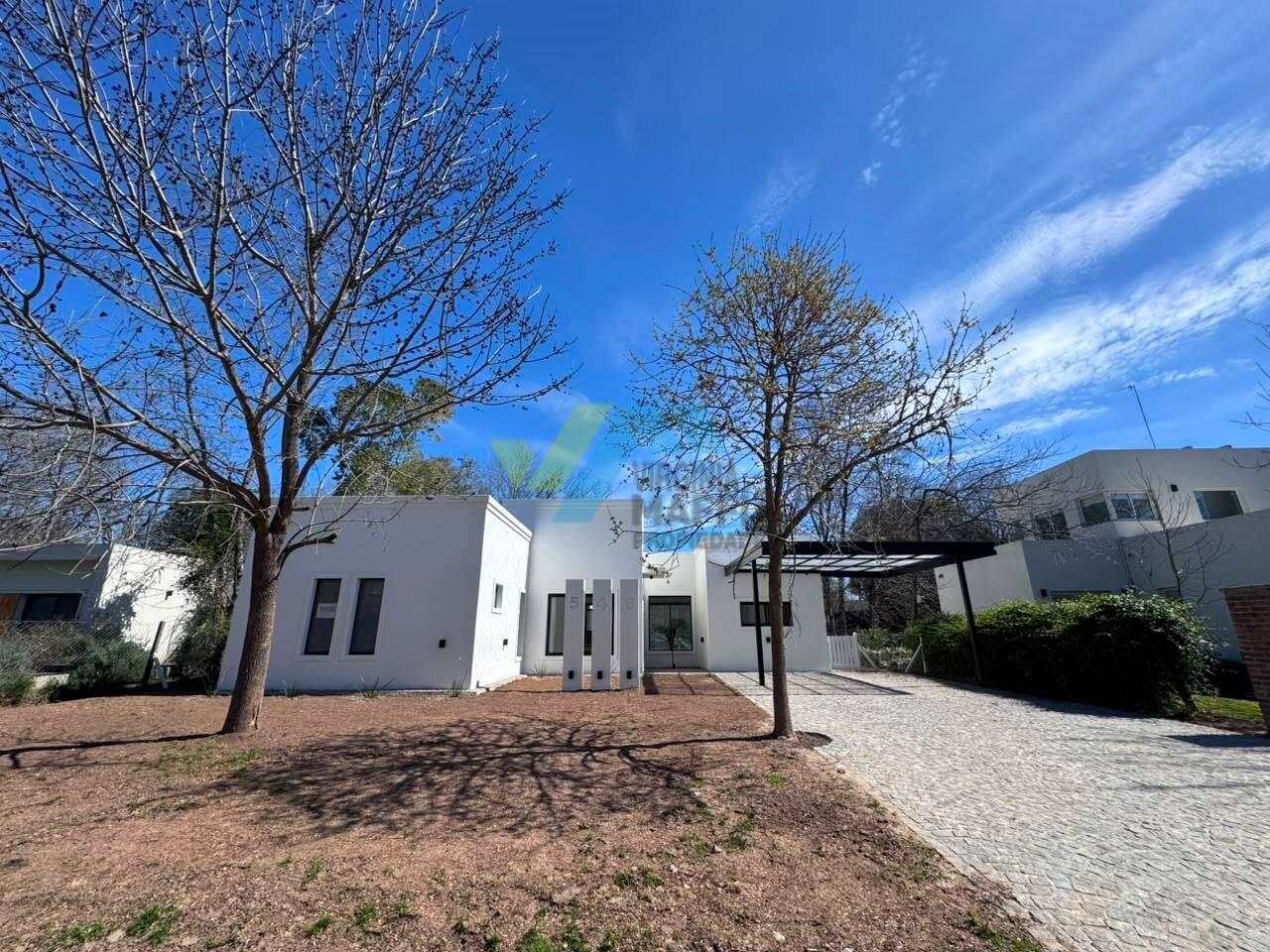 Foto de Casa con pileta en una planta lote interno - SAN MATIAS, imagen 5
