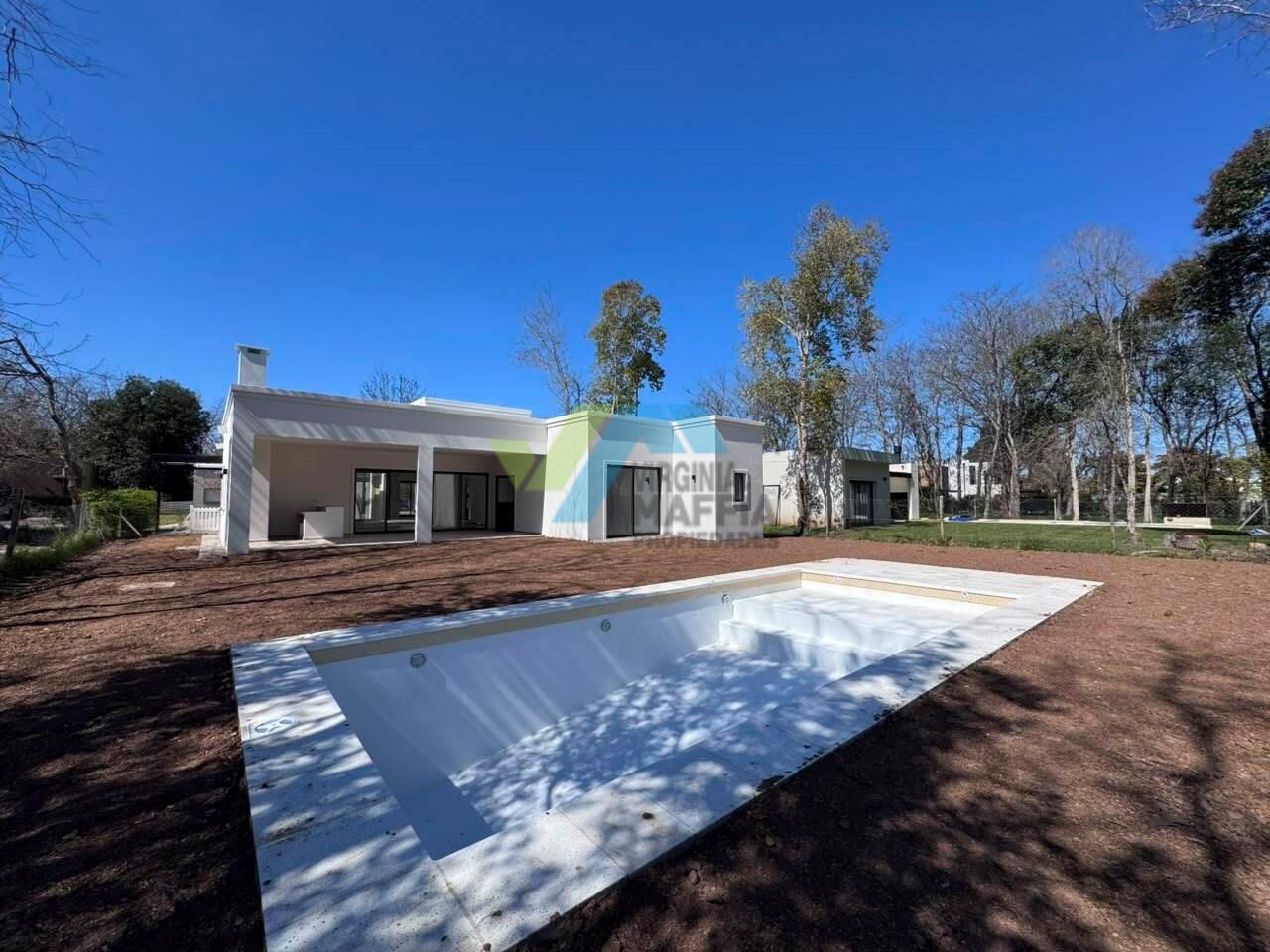 Foto de Casa con pileta en una planta lote interno - SAN MATIAS, imagen 2