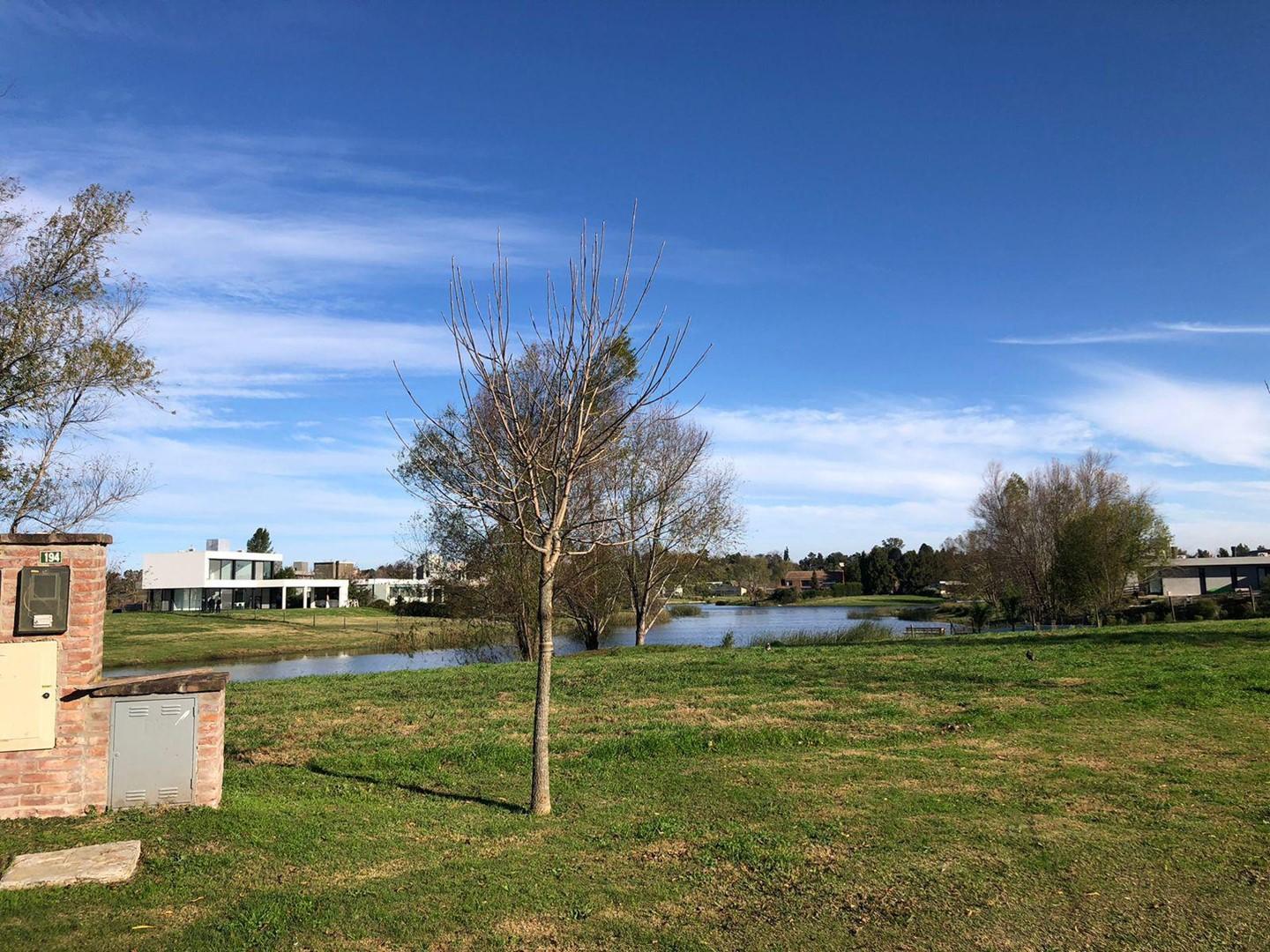 Foto de OPORTUNIDAD lote de 920m2 a la laguna en EL CAZAL, imagen 1