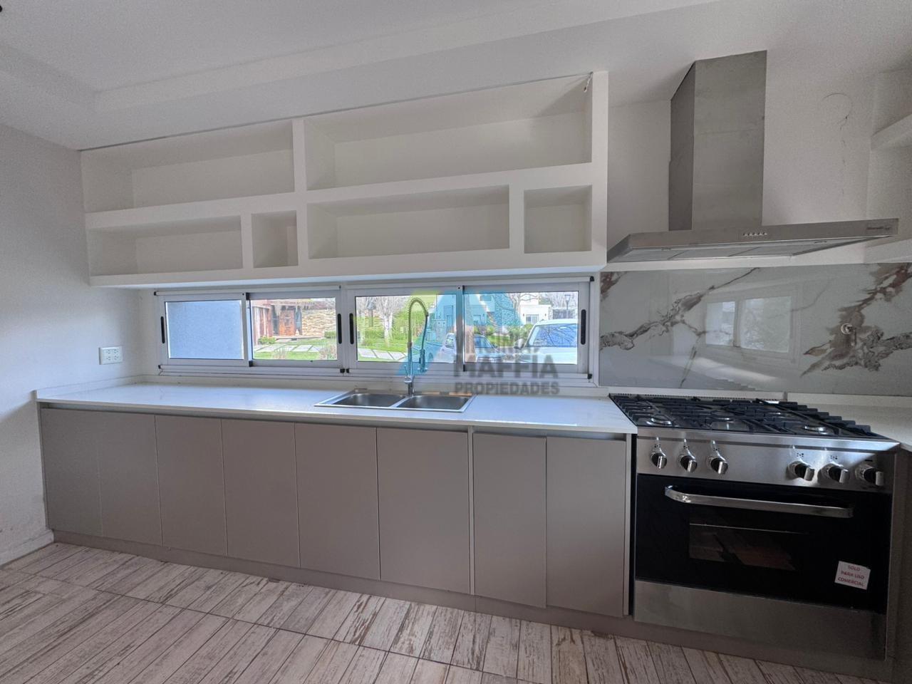 Foto de OPORTUNIDAD casa con pileta en una planta - Los Eucaliptos Haras Santa, imagen 5