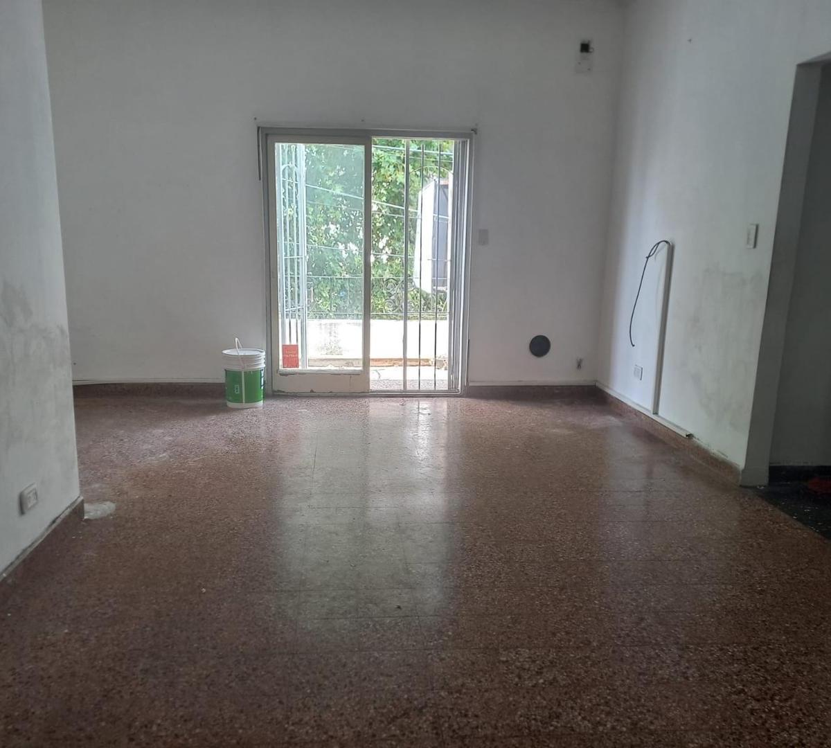 Venta Departamento de 4 Amb, con Balcón y Terraza, en Morón 2