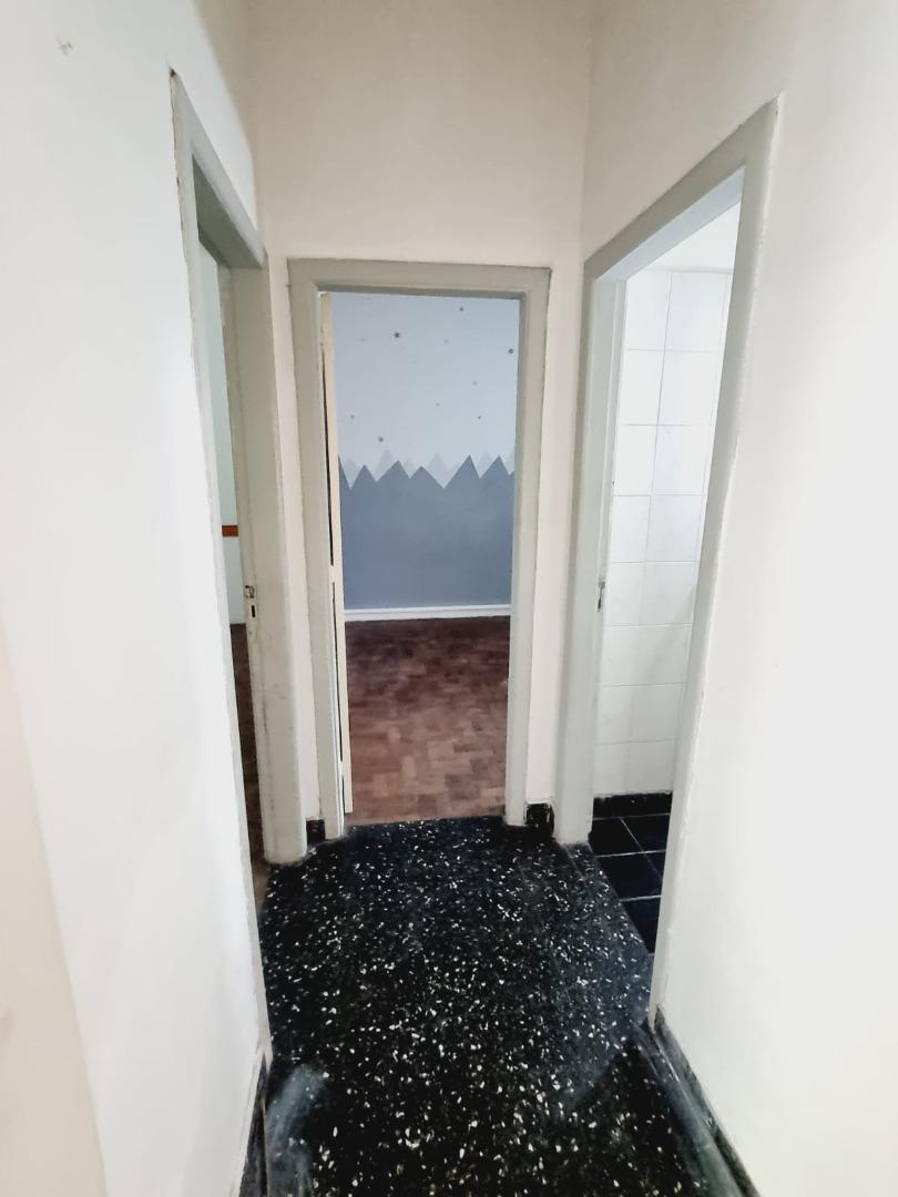 Venta Departamento de 4 Amb, con Balcón y Terraza, en Morón 4