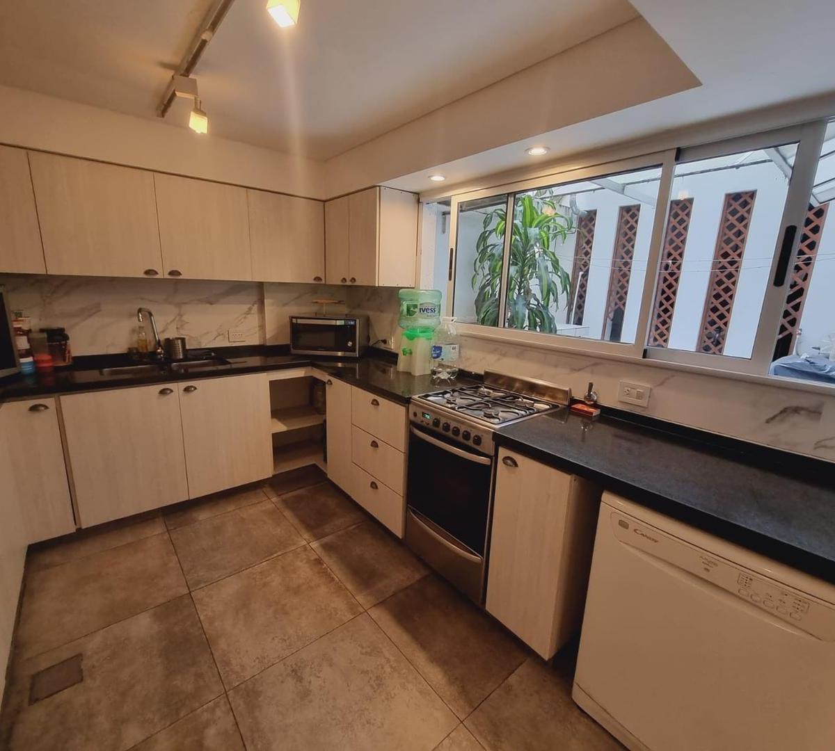 Venta Departamento de 6 ambientes con 2 cocheras