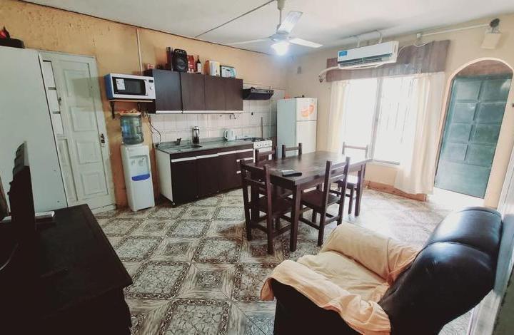 Casa de 4 Ambientes cochera para 3 autos 4