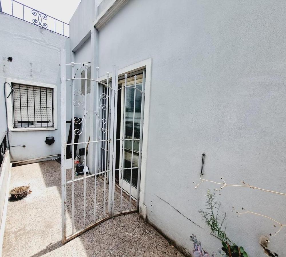 Venta departamento de 4 amb, con balcón y terraza, en Morón