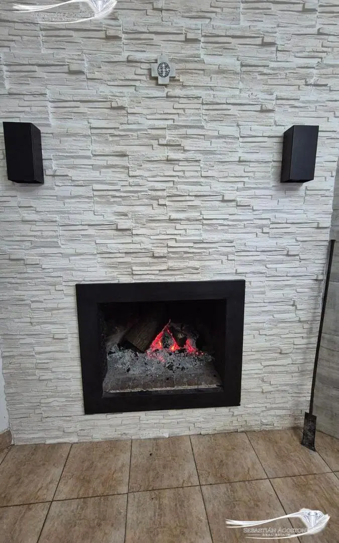 CASA 3 AMBIENTES CON PILETA RECICLADA 100% 2