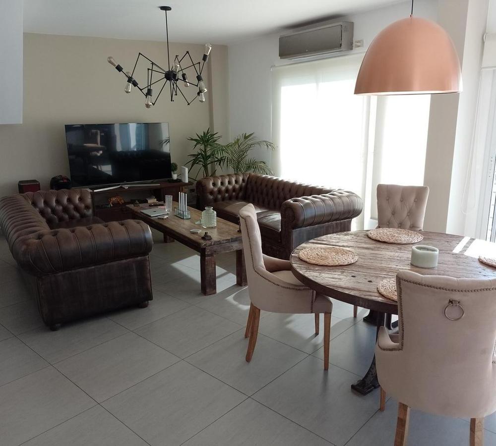 Foto de OPORTUNIDAD: Venta de sensacional tríplex en Monte Castro, imagen 1