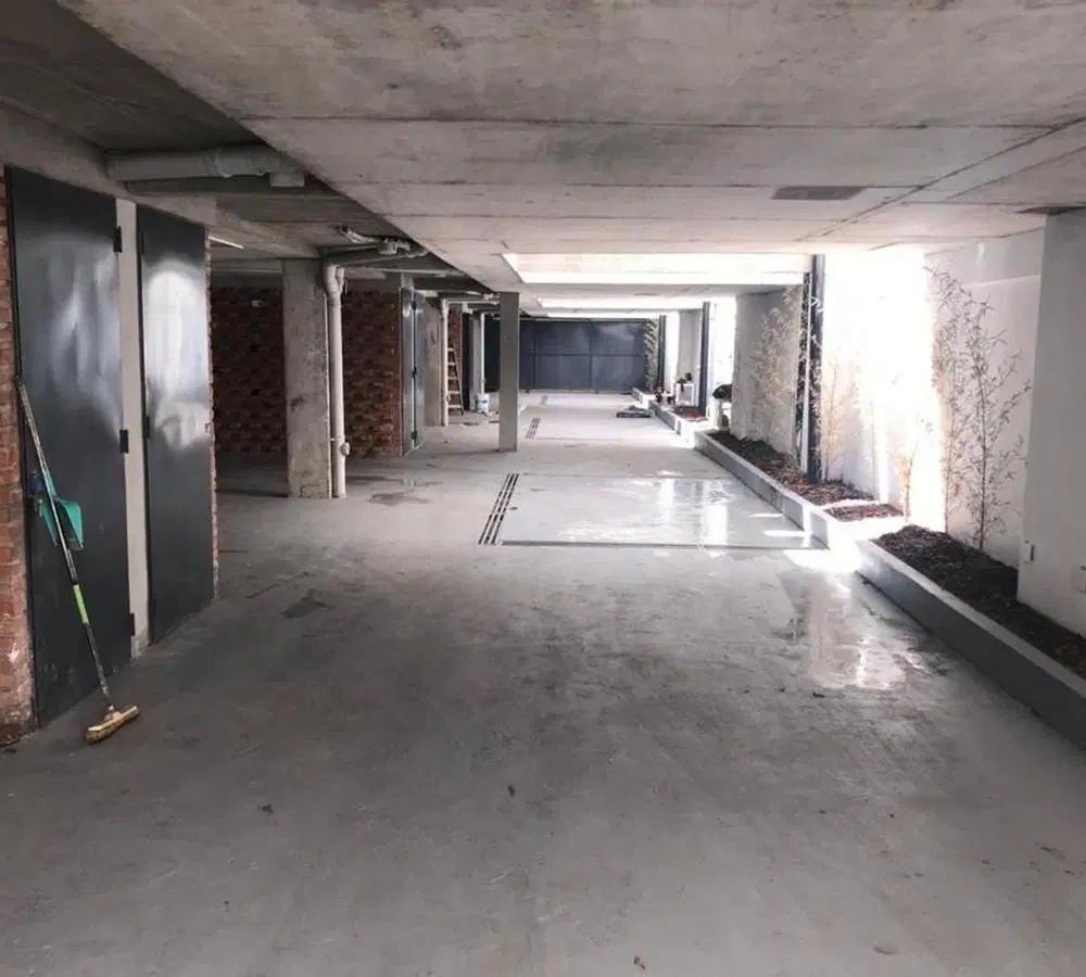 Venta de oficina con cochera y terraza en Castelar Sur 4