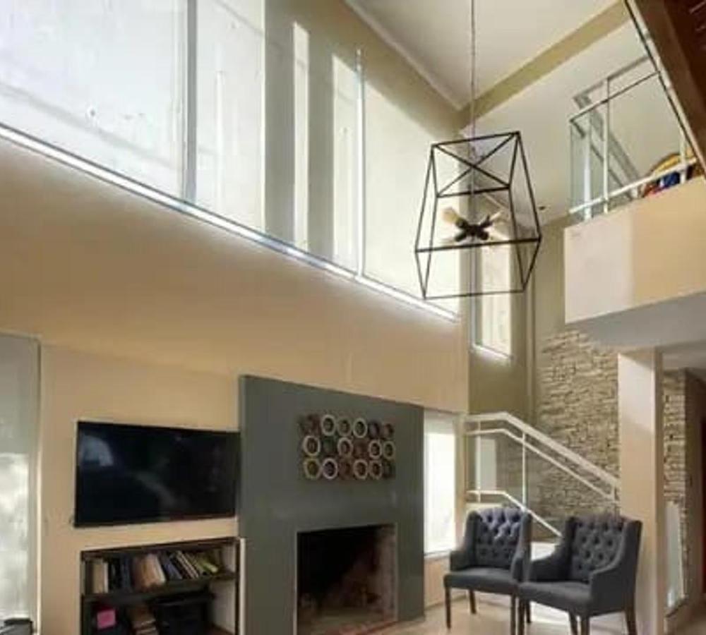 Foto de Venta casa de 6 amb, con cochera y piscina, en Parque Leloir, imagen 3