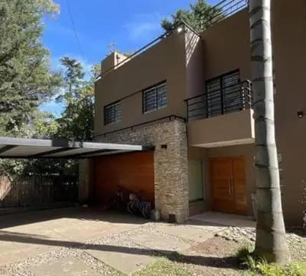 Foto de Venta casa de 6 amb, con cochera y piscina, en Parque Leloir, imagen 4