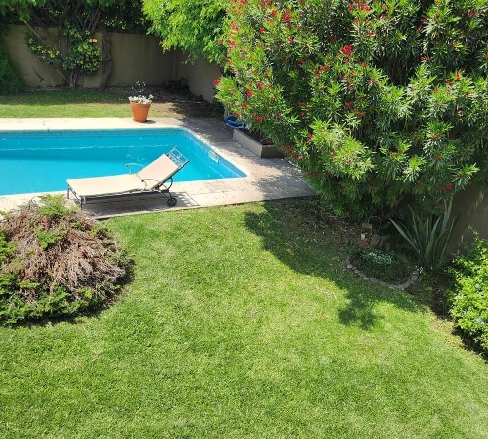 Foto de Venta de elegante casa de 5 ambientes en Ituzaingó Norte, imagen 5