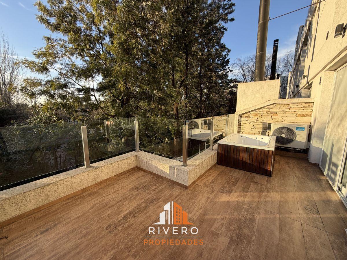 Foto de Monoambiente con Cochera Balcon Terraza Parrilla Jacuzzi Complejo Main, imagen 2