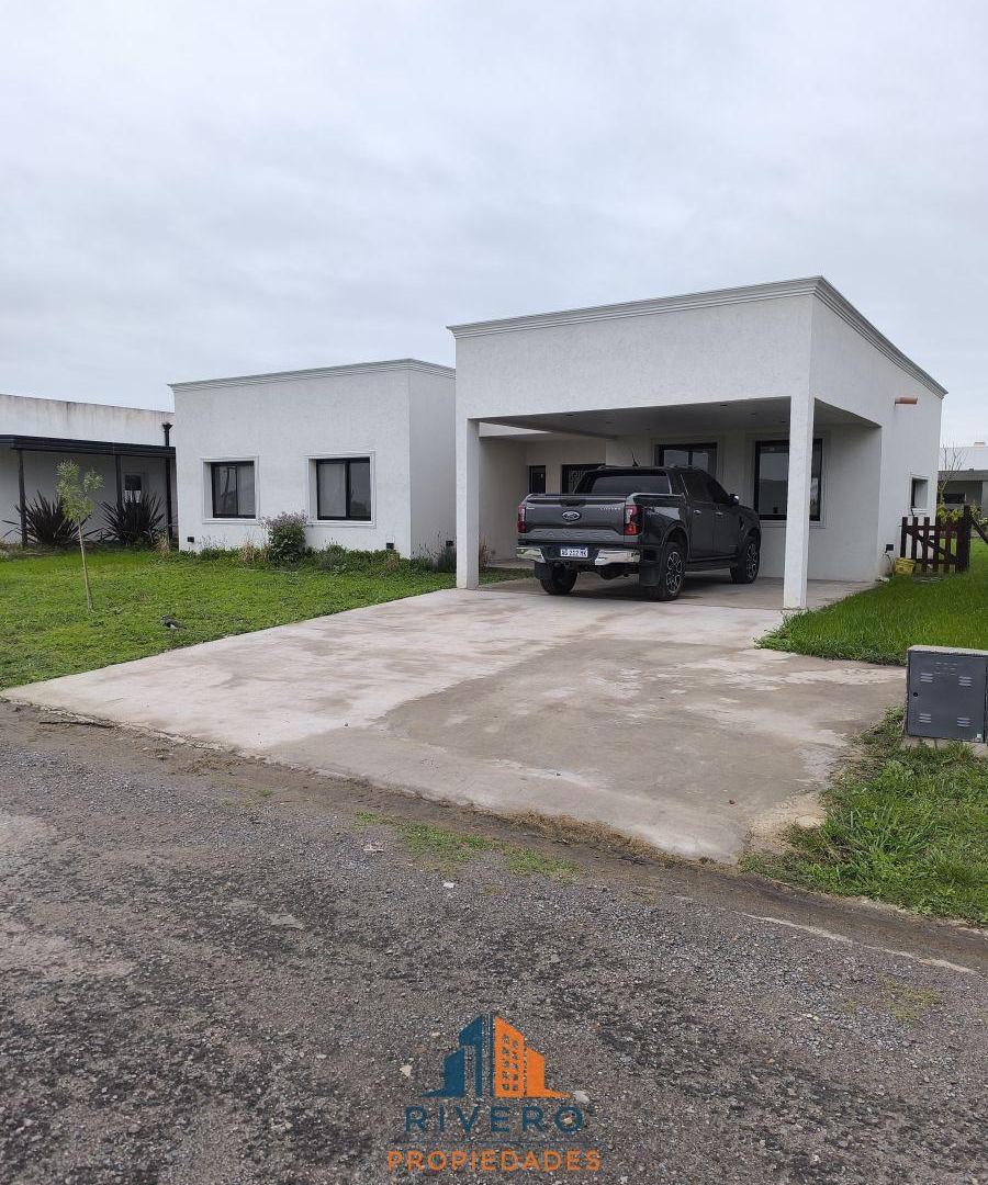 Foto de Venta Casa a Estrenar 3 Habitaciones Piscina Gas Cochera Horizontes al, imagen 4