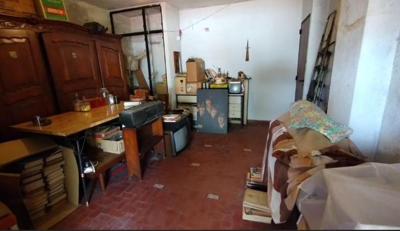 Venta! Oportunidad Para Reciclar a Tu Gusto! Casa de 6 Ambientes (Flores) 1