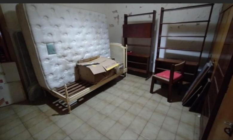 Venta! Oportunidad Para Reciclar a Tu Gusto! Casa de 6 Ambientes (Flores) 5