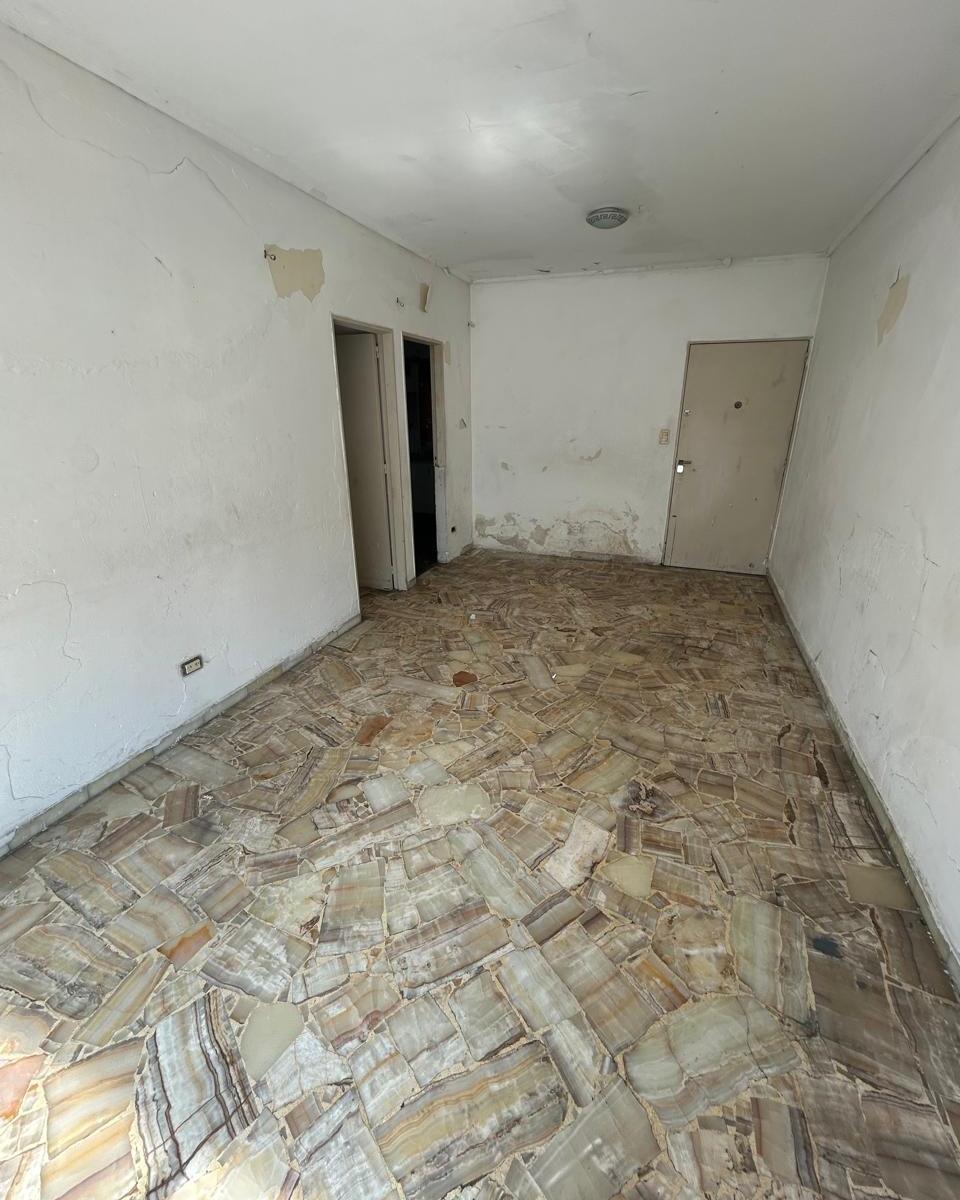 Venta! a Reciclar!departamento de 5 Ambientes - Av Nazca 400 (Flores) 3