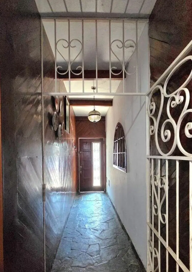 VENTA! CASA EN LOTE PROPIO CON TERRAZA, QUINCHO y COCHERA - Bolivia 1000 (Flores) 8