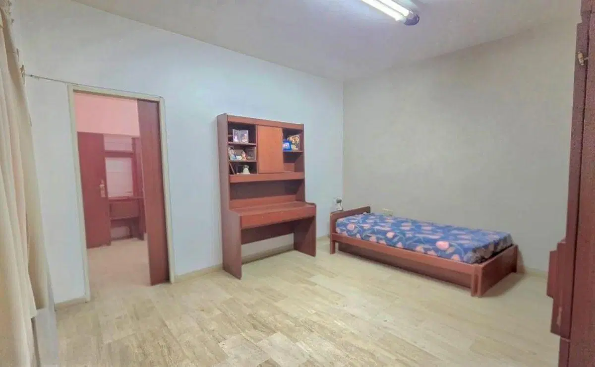 VENTA! CASA EN LOTE PROPIO CON TERRAZA, QUINCHO y COCHERA - Bolivia 1000 (Flores) 4