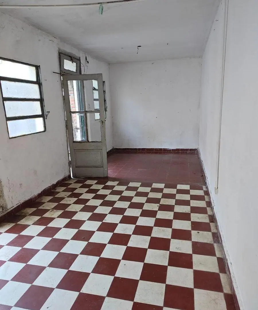 ALQUILER! Casa en Lote Propio - 6 Ambientes con Patio y Terraza -APTO PROFESIONAL (Flores) 2