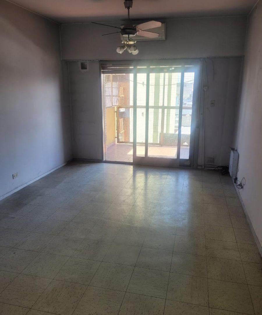 Foto de OPORTUNIDAD! VENTA / ALQUILER! departamento 3 ambientes al frente, imagen 4