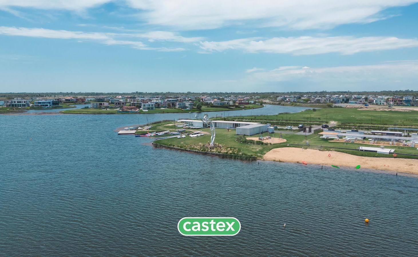 Lote a la venta en Costas. Puertos-Escobar