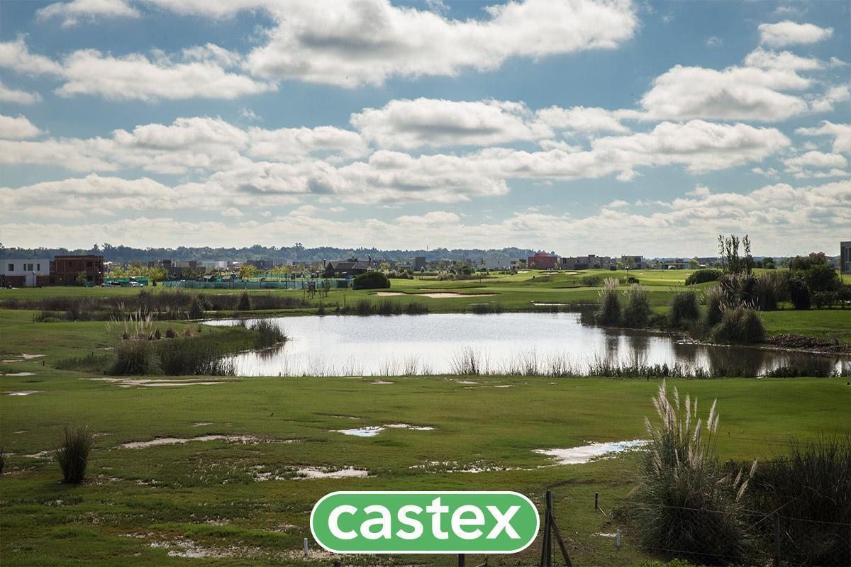 Casa a La Venta con Salida a Laguna en El Cantón, Escobar 4