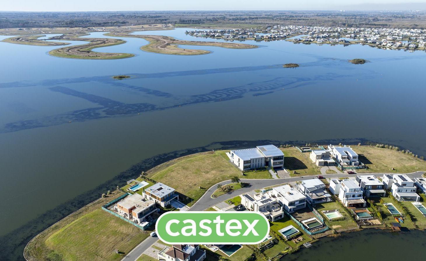 Lote al agua en venta con financiación en Costas, Puertos