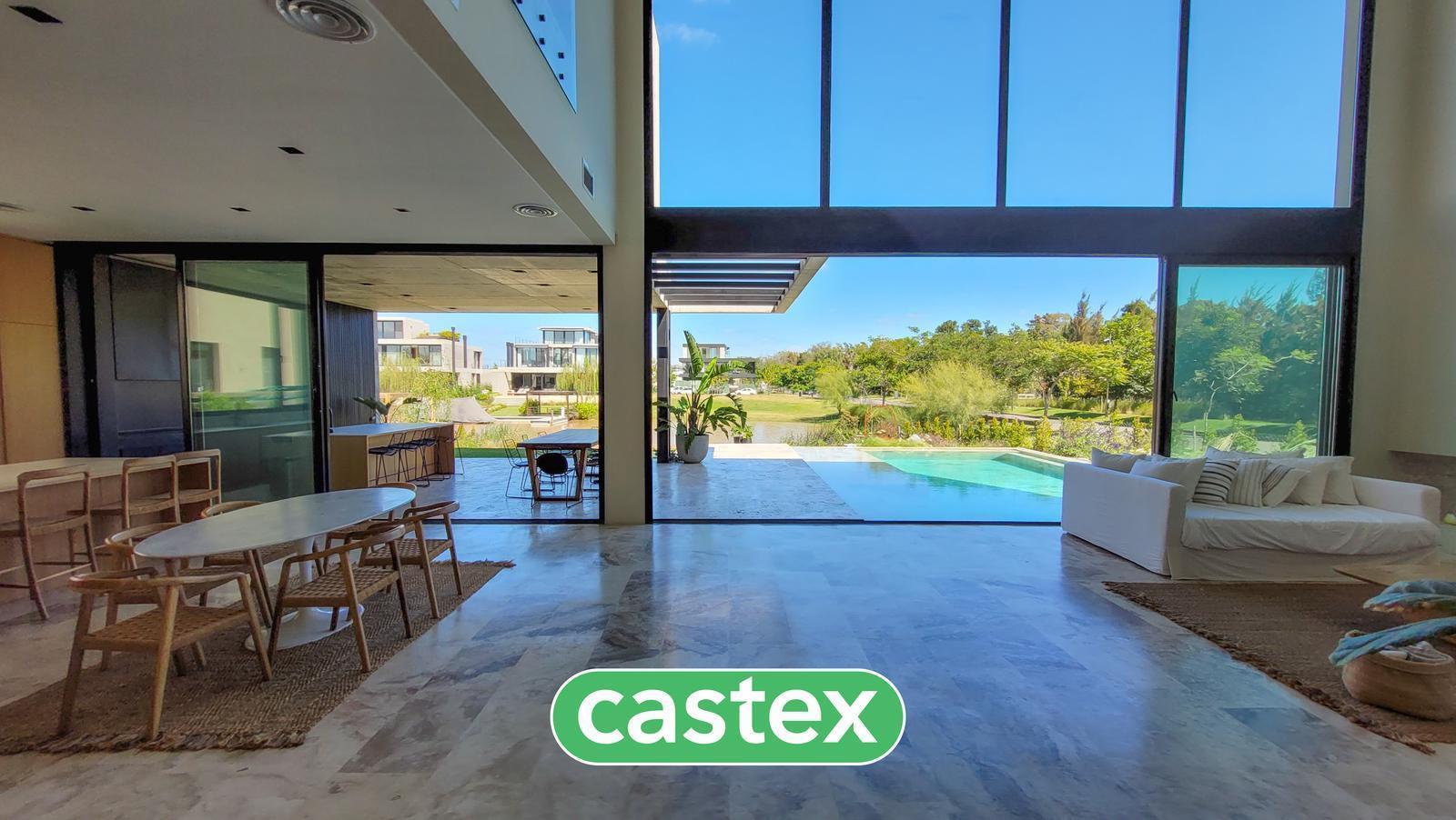 Casa en venta en El Yacht, Nordelta con salida al rio, moderna y de categoría