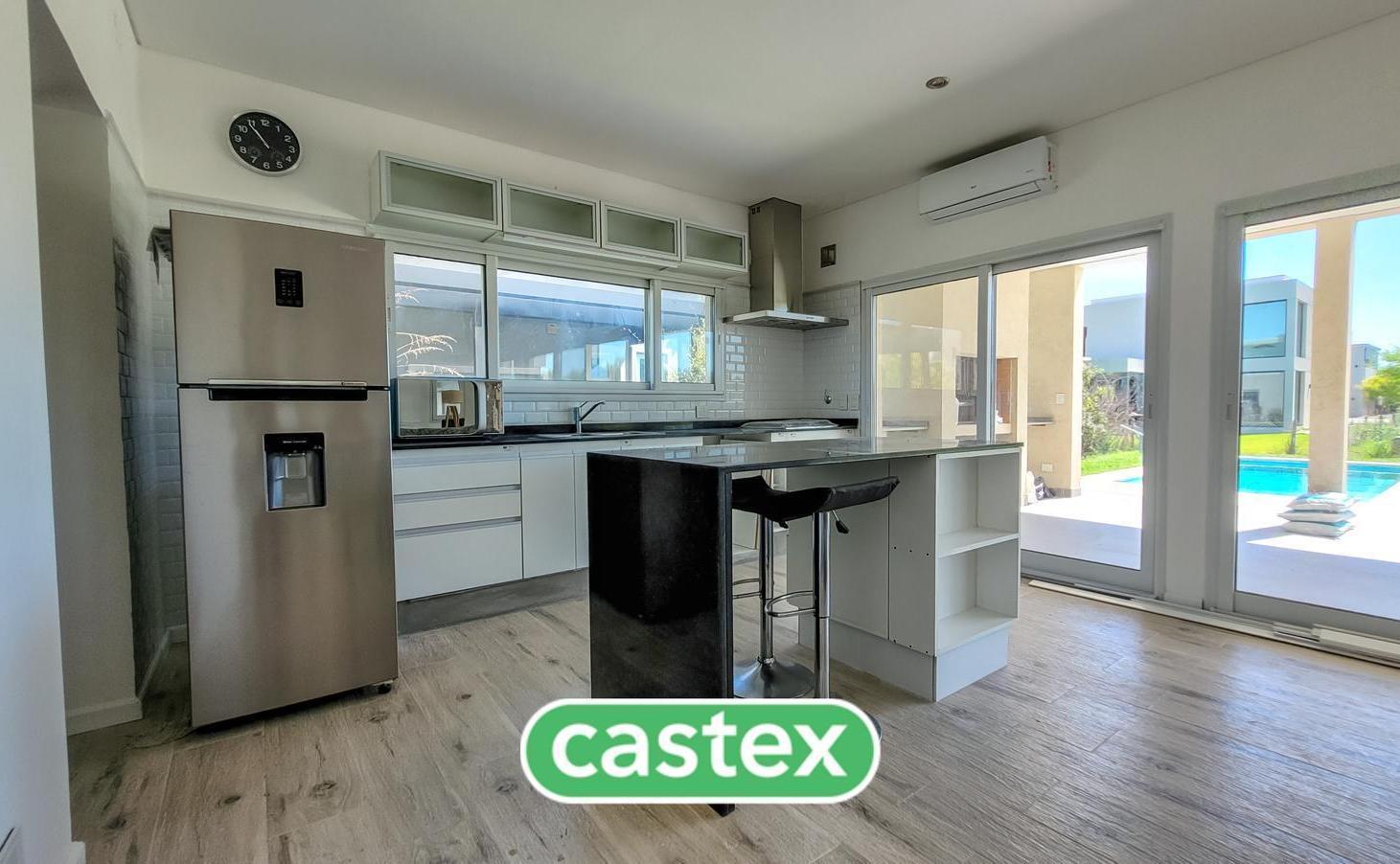 Casa en venta en Barrio Araucarias, Puertos, Escobar.