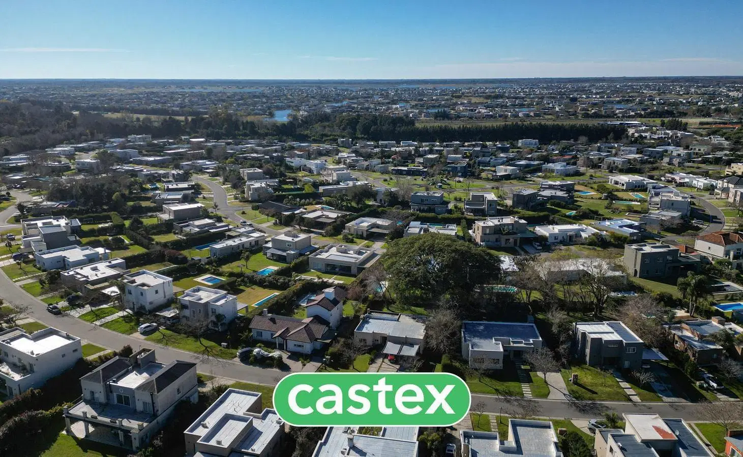 Casa a la venta en lote central, en San Matías, Escobar. 3