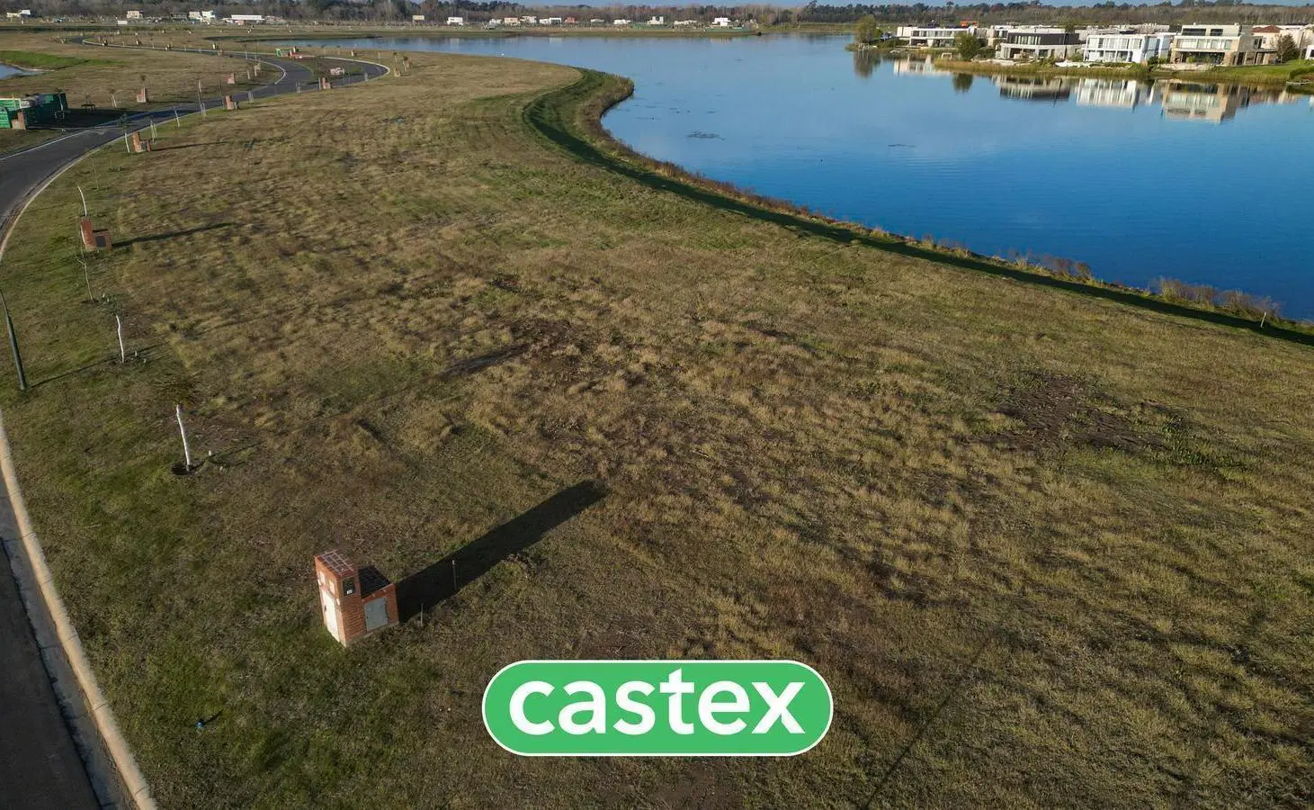 Excelente lote al agua en Barrio Orillas – Puertos 4