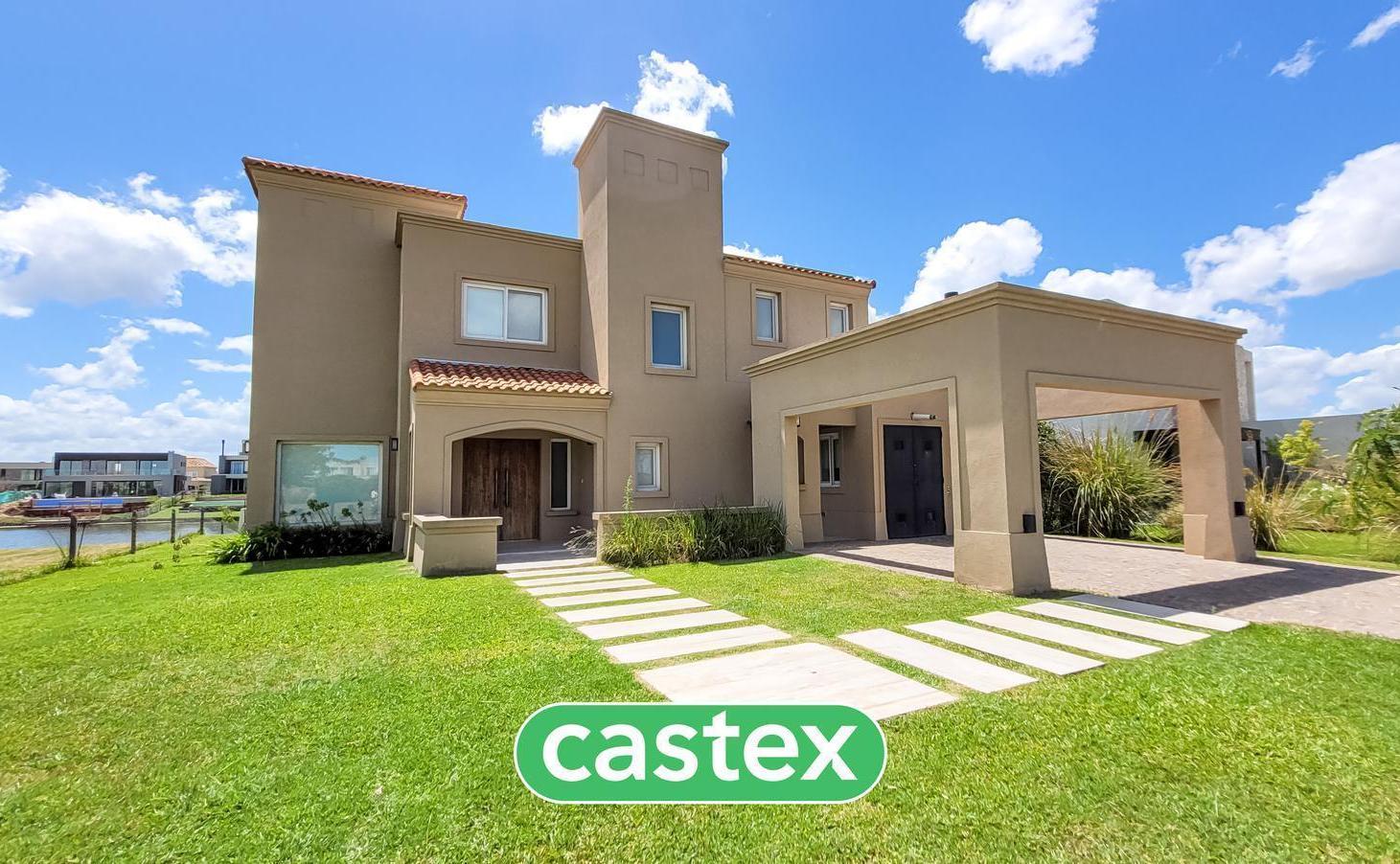 Foto de Casa en venta con pileta a la laguna en Marinas, Puertos, Escobar, imagen 1