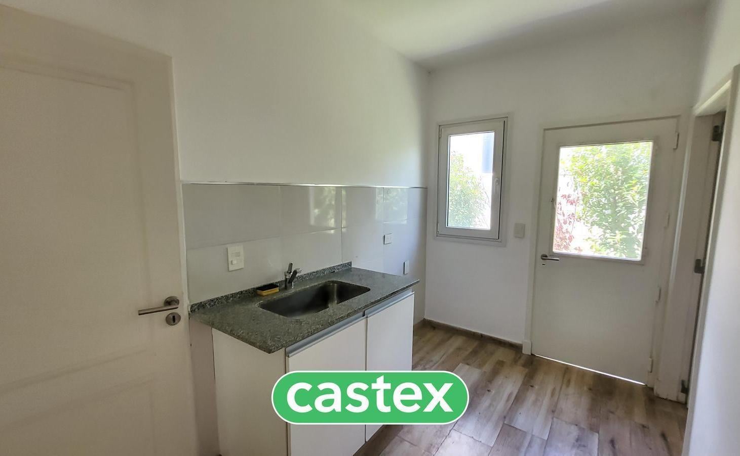 Foto de Casa en venta con pileta a la laguna en Marinas, Puertos, Escobar, imagen 5