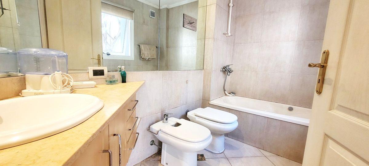 Foto de Casa en Venta | Patio | Parrilla | Suite | Cocheras - Lopez Magnolio, imagen 2
