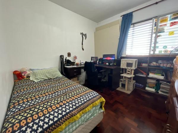 Departamento Cuatro Amb, en Venta, Excelente (Parque Patricios) 2