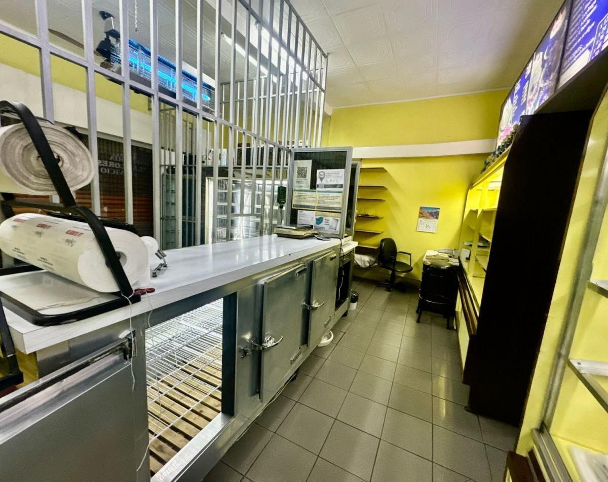 Se Vende Local Comercial. (Villa Lugano) 4