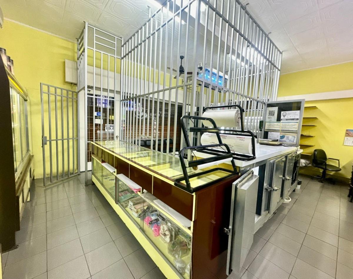 Se Vende Local Comercial. (Villa Lugano) 5