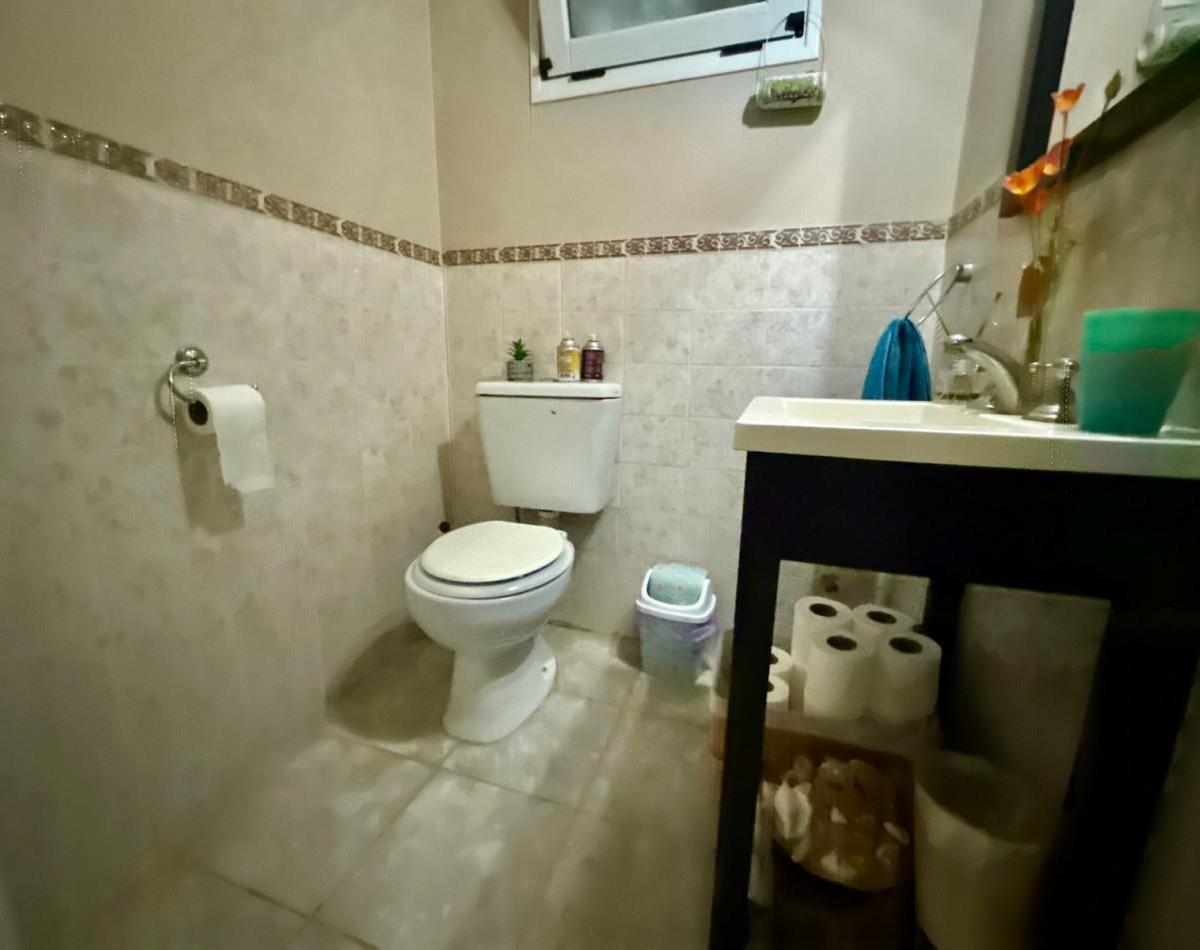 Se Vende Casa Cuatro Amb, con Cochera, Piscina (Lobos) 2