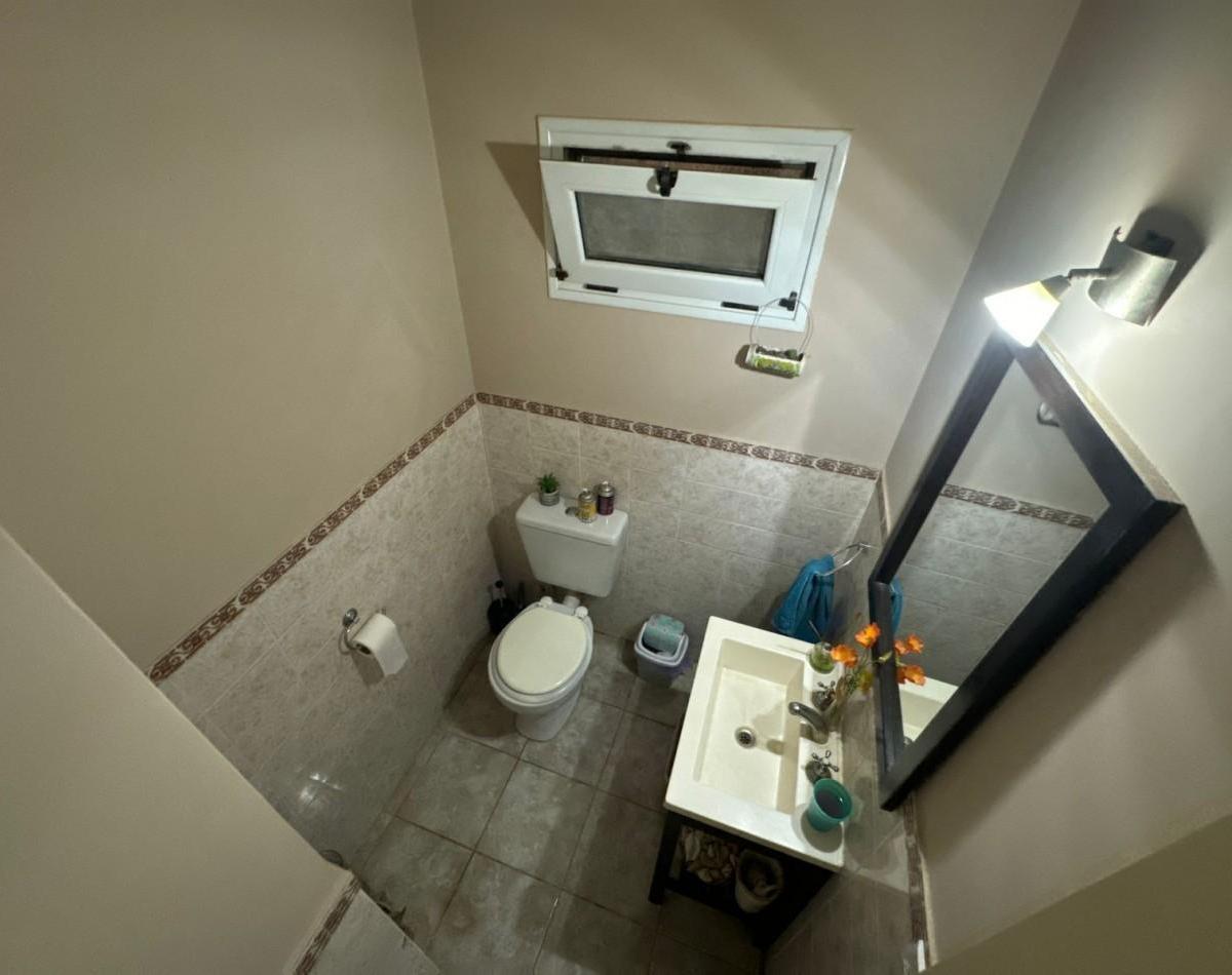 Se Vende Casa Cuatro Amb, con Cochera, Piscina (Lobos) 3