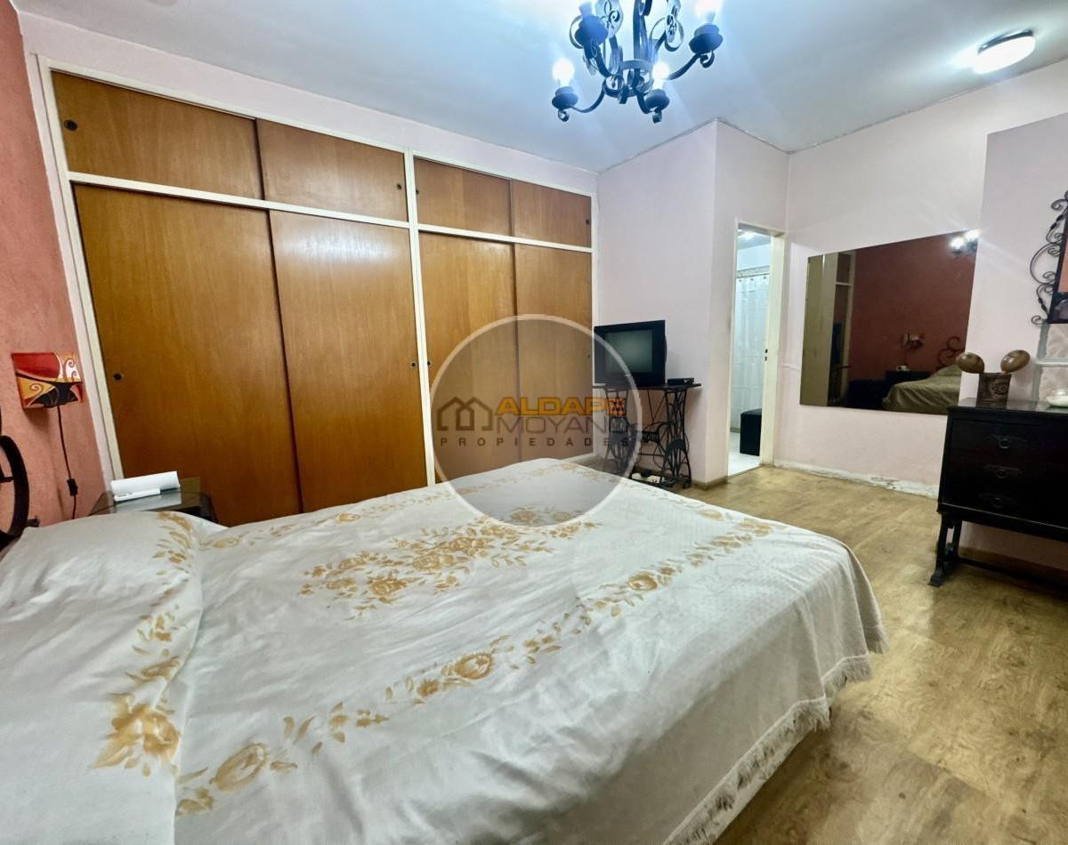 Se Vende Casa Ideal Multifamiliar con Cochera (Mataderos) 5