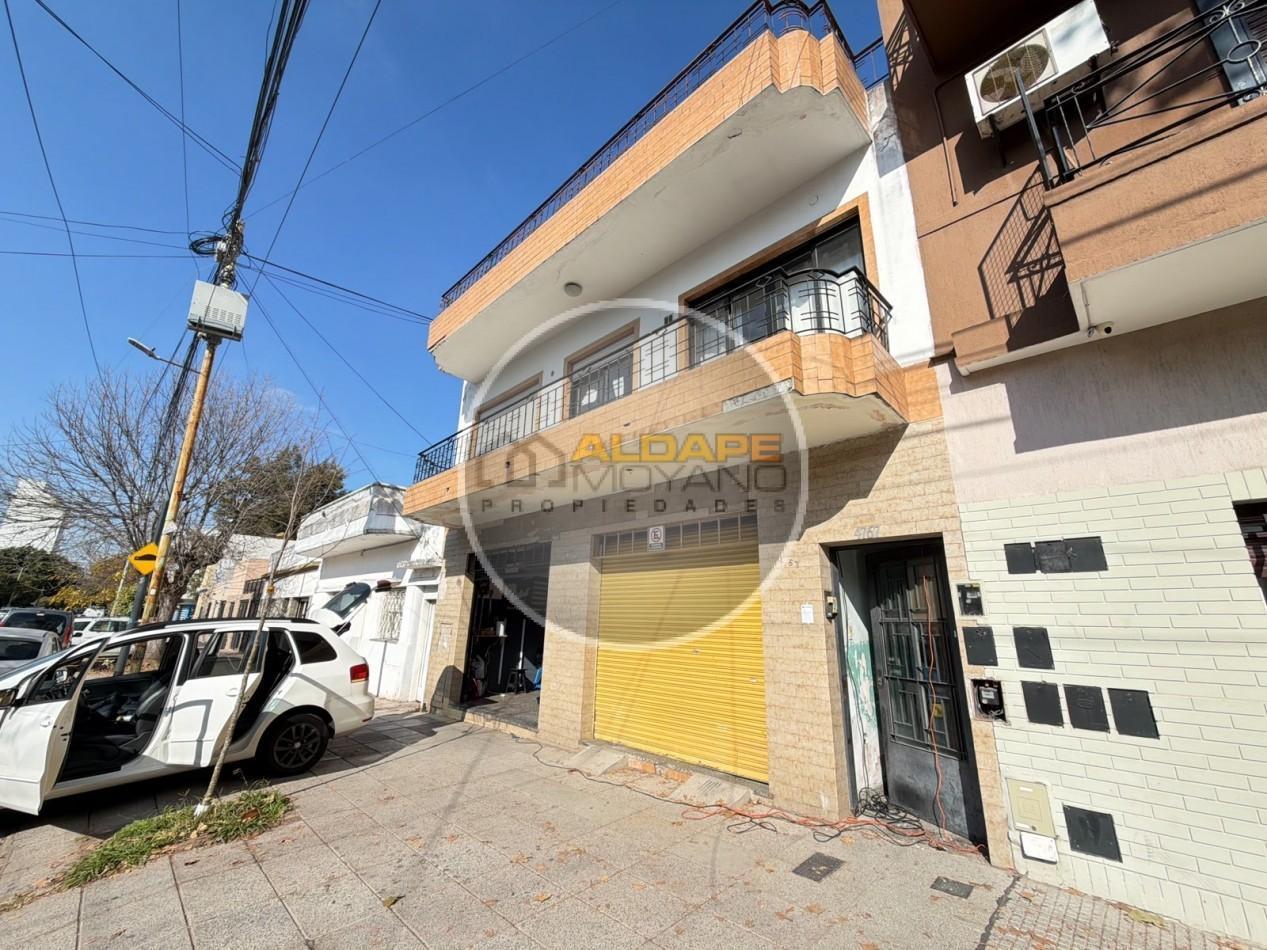 Se Vende local comercial, cochera, depto tres amb, y fondo libre (Villa Lugano)