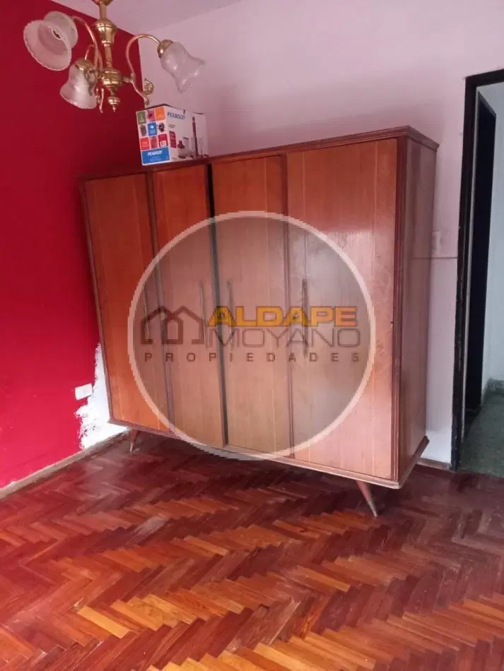 Se Vende local comercial, cochera, depto tres amb, y fondo libre (Villa Lugano) 5