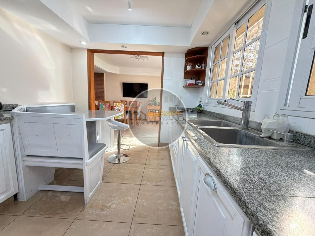 Foto de Se Vende Casa, cuatro amb, cochera doble, piscina (Monte Grande), imagen 3
